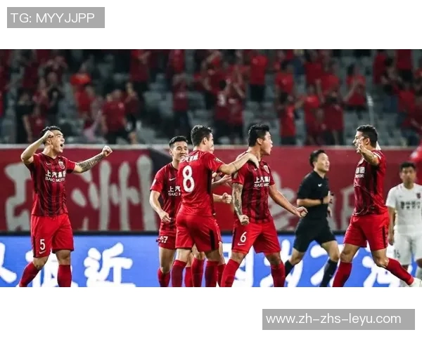 恒大与上港激战正酣比赛结果揭晓引发球迷热议